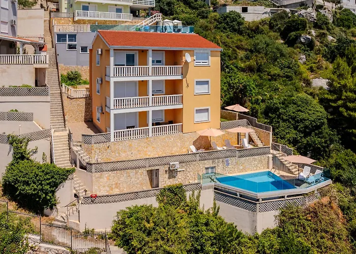 Aria Villa *