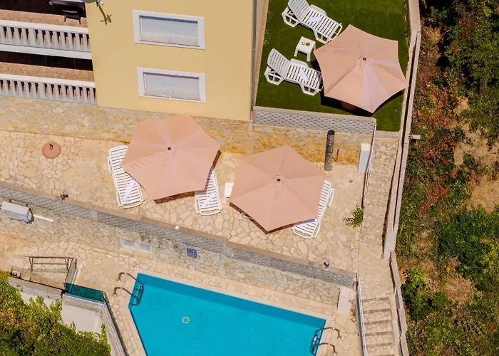 Aria Villa *